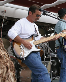 Dave Storm and the Thunder Creek Band entertained us during lunch. Truly a party, their theme is "patriotism through music."