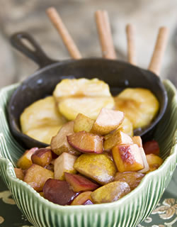 Buttery Cinnamon Skillet Apples